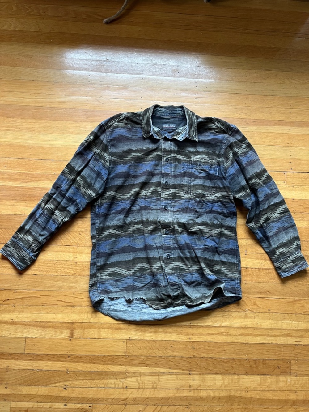 Woolrich distressed Aztec print flannel shirt shacket blue M cabincore workwear